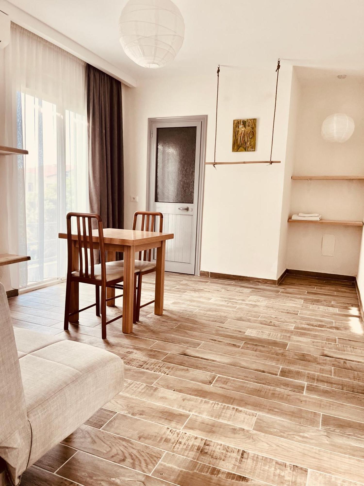 Family Tree - Quiet Area - Self Check In Aparthotel Golem  Kamer foto
